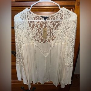 American Eagle cream lace top